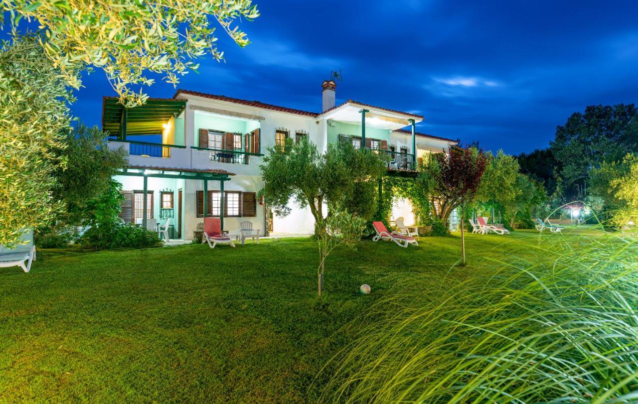 Villa Hrisavgi Nikiti  Buitenkant foto