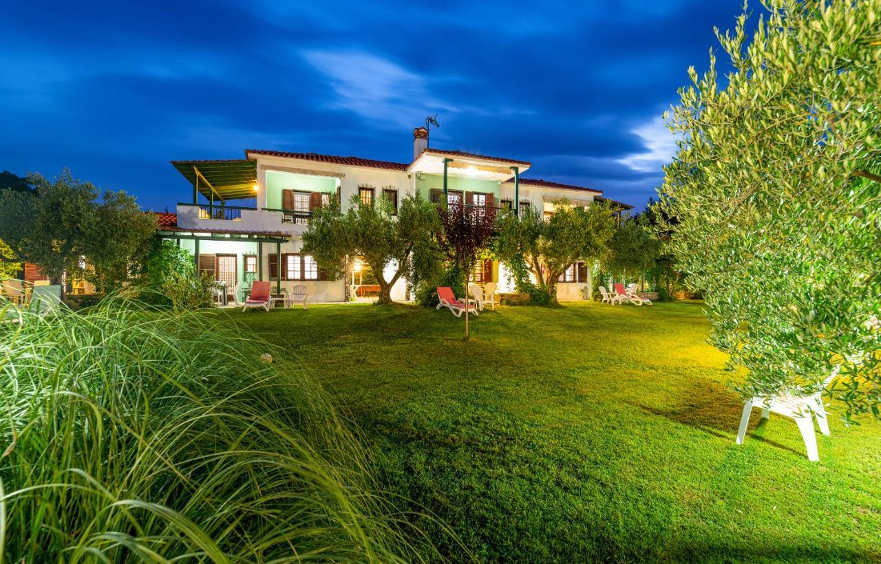 Villa Hrisavgi Nikiti  Buitenkant foto